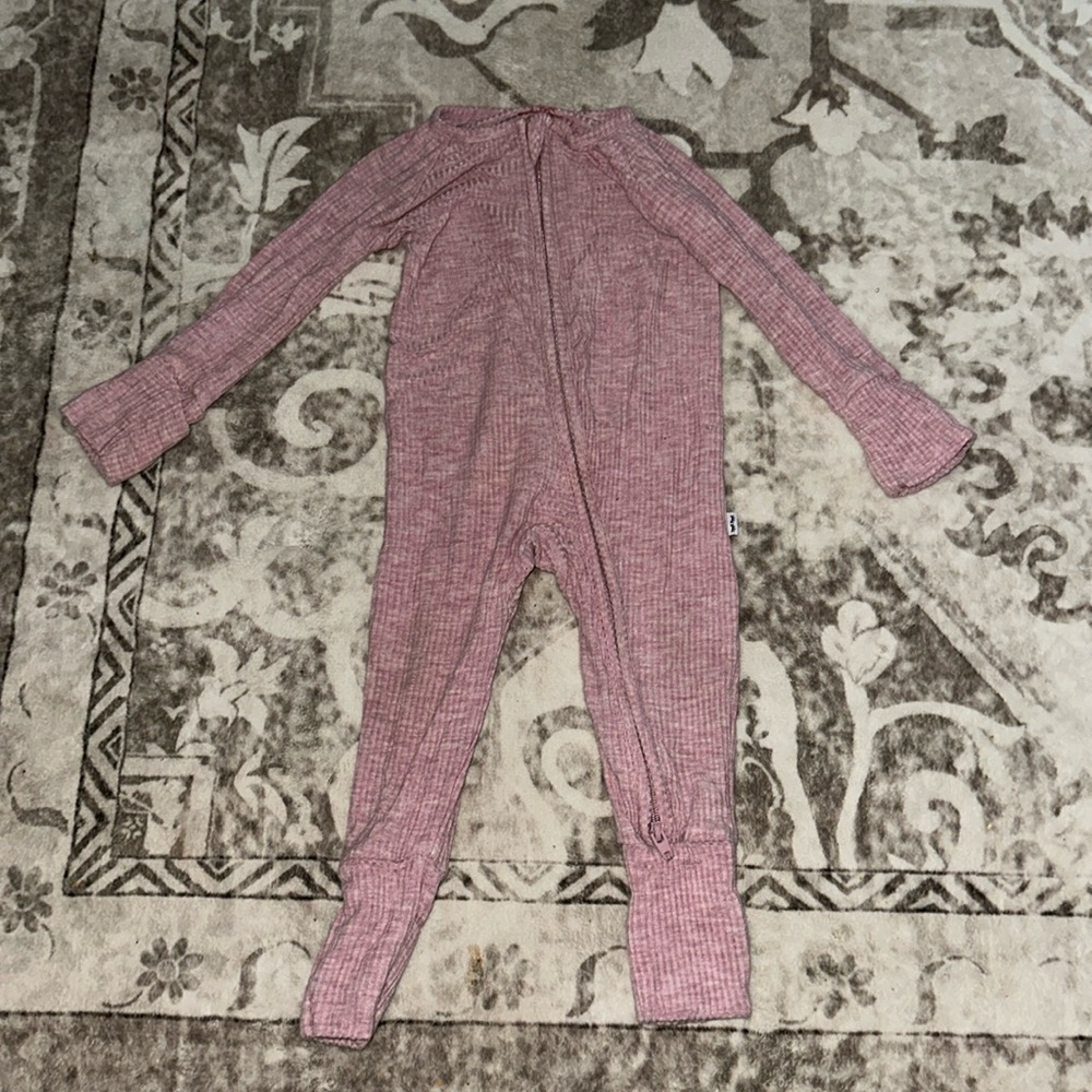 Pink ribbed 0-3 little sleepies zippy❄️reduced❄️